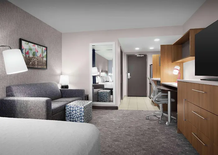 Home2 By Hilton Phoenix Hotel