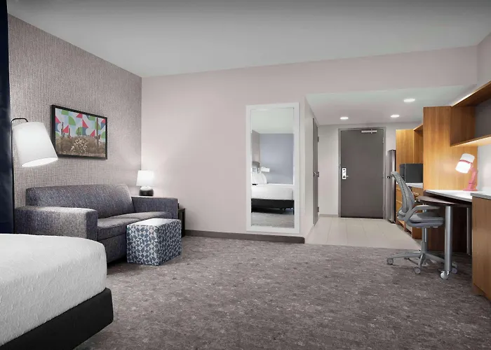 Home2 By Hilton Phoenix Hotel 3*